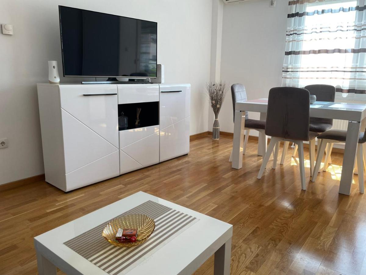 Paris Apartment -Free Private Parking Novi Sad Eksteriør billede