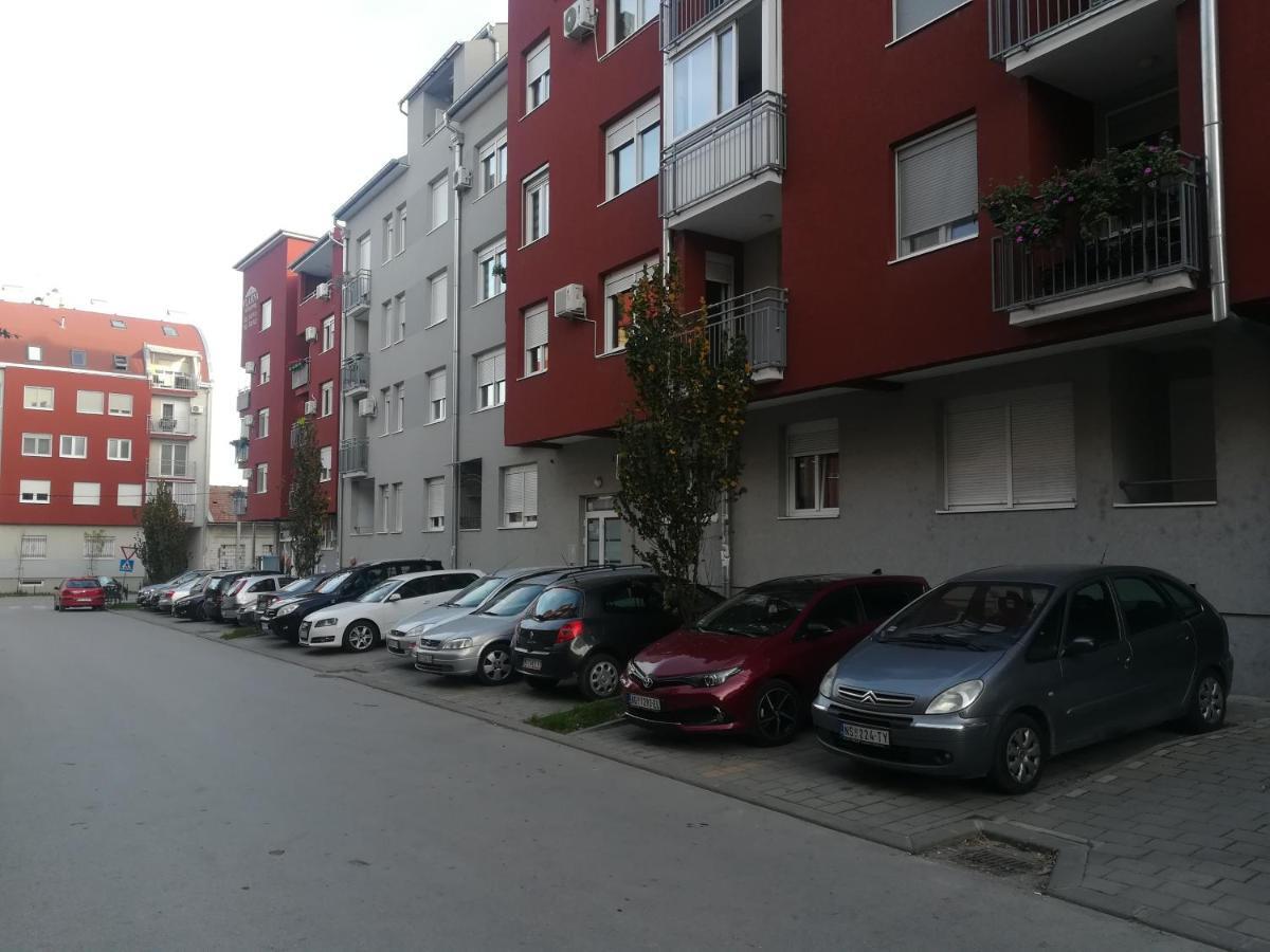 Paris Apartment -Free Private Parking Novi Sad Eksteriør billede