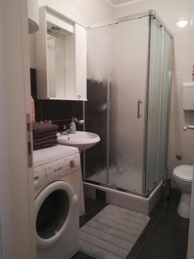 Paris Apartment -Free Private Parking Novi Sad Eksteriør billede